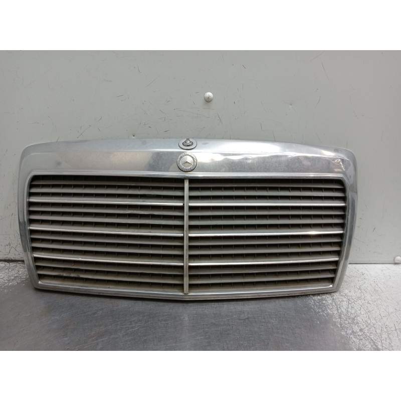 Recambio de rejilla delantera para mercedes-benz 124 sedán (w124) 300 d (124.130) referencia OEM IAM   1989