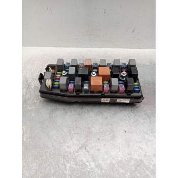 CAJA RELES / FUSIBLES 07201n 20VCDI 2006