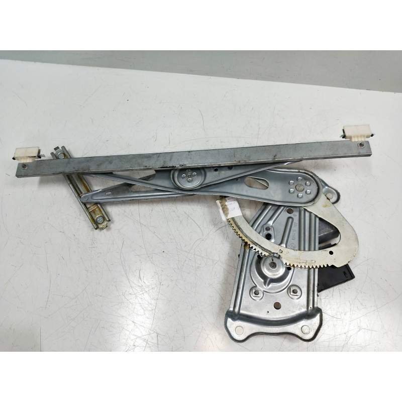 Recambio de elevalunas delantero derecho para renault megane iii coupe renault sport referencia OEM IAM 807303972R 3P 2012