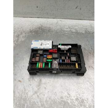 CAJA RELES / FUSIBLES 6114873625201 P00166265AC 20B017AA1454