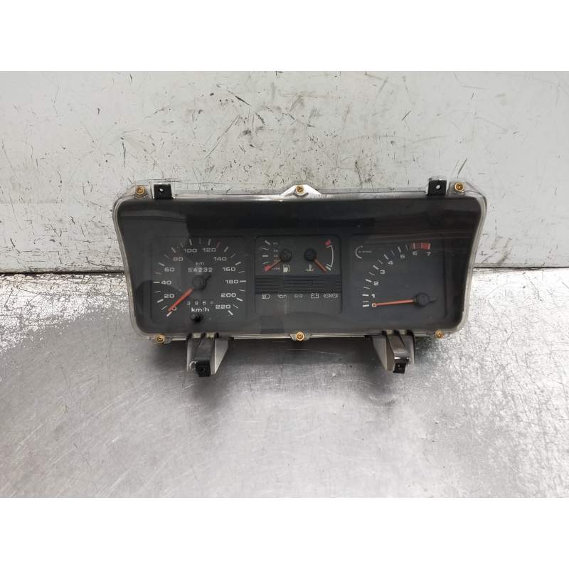Recambio de cuadro instrumentos para ford sierra berlina básico referencia OEM IAM 83BB10841  