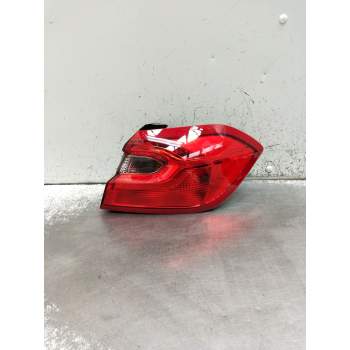 PILOTO TRASERO DERECHO H1BB13404AH 