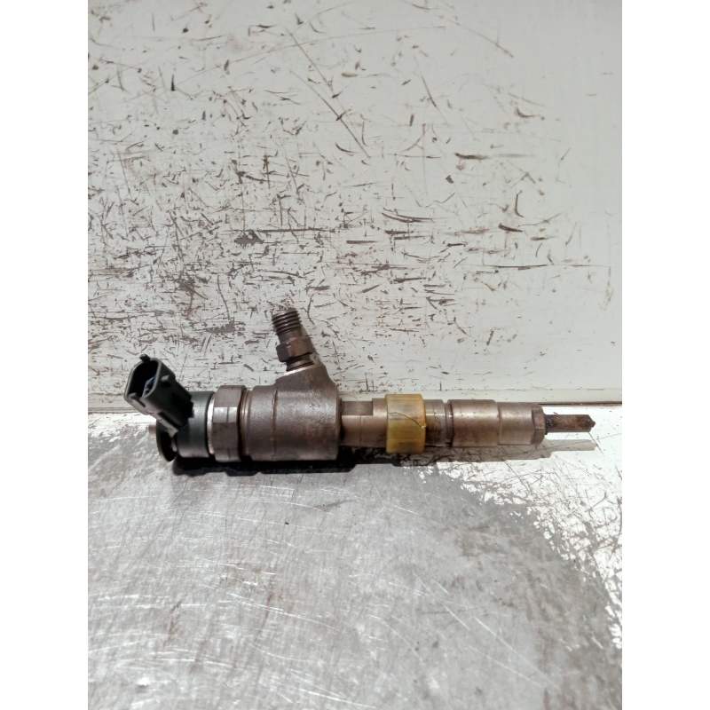 Recambio de inyector para peugeot 207 1.4 hdi referencia OEM IAM 0445110339 870689 BOSCH
