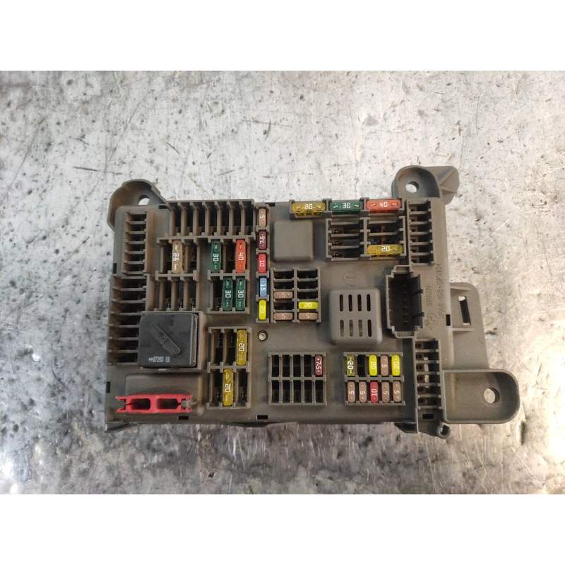 Recambio de caja reles / fusibles para bmw x5 (e70) 3.0d referencia OEM IAM 518954020A 693168703 