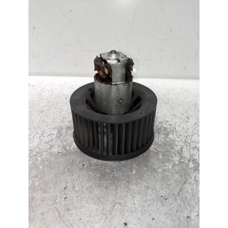 Recambio de motor calefaccion para peugeot 206 berlina xr referencia OEM IAM 0130063101  