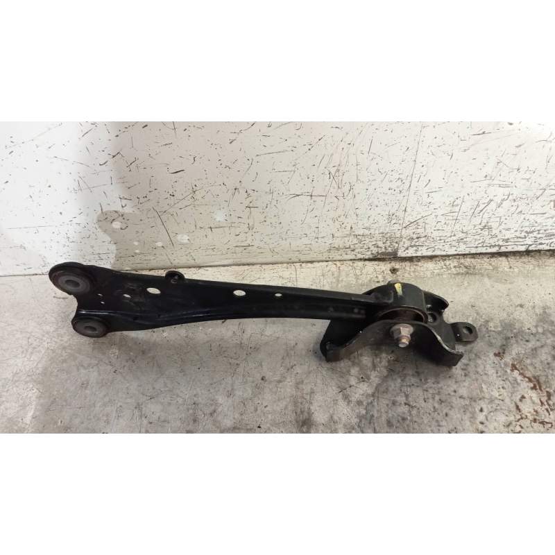 Recambio de brazo suspension superior trasero derecho para lexus nx 300h 4wd referencia OEM IAM   