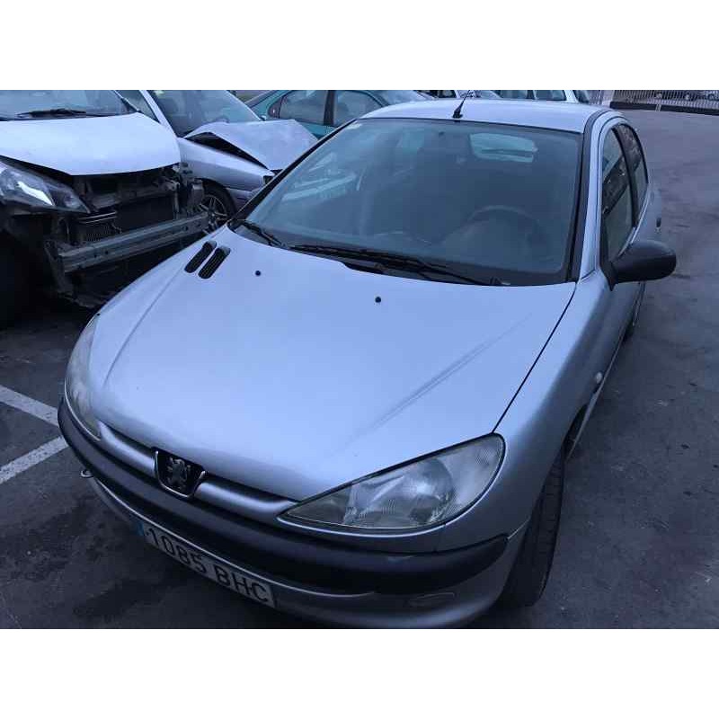 peugeot 206 berlina del año 2001