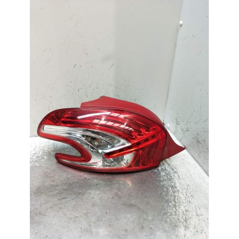 Recambio de piloto trasero derecho para peugeot 208 i (ca_, cc_) 1.4 hdi referencia OEM IAM   2012