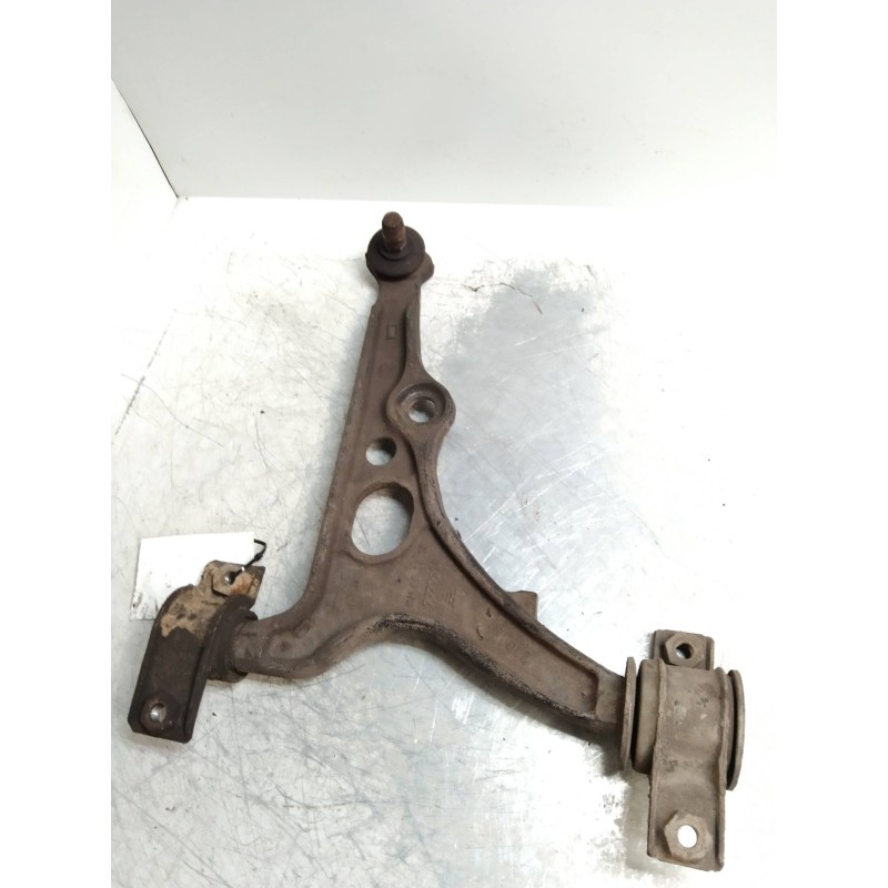 Recambio de brazo suspension inferior delantero derecho para lancia delta 1.4 cat referencia OEM IAM   