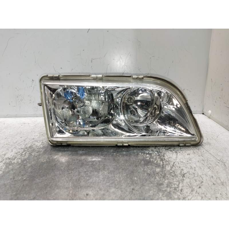Recambio de faro derecho para volvo s40 berlina 1.8 16v referencia OEM IAM 1AG00786142  