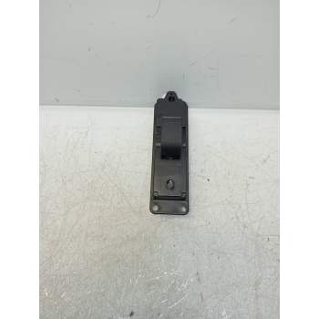 MANDO ELEVALUNAS DELANTERO DERECHO GS1D03124600 2007