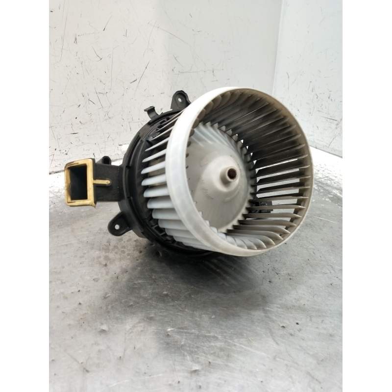 Recambio de motor calefaccion para fiat 500 l (330) referencia OEM IAM 5R2230100  2012