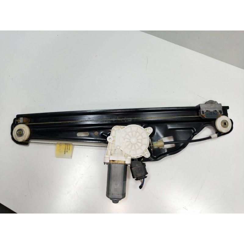 Recambio de elevalunas trasero derecho para bmw serie 5 touring (e61) 525d referencia OEM IAM 6922320  