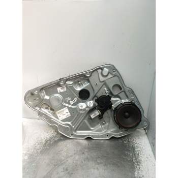 ELEVALUNAS TRASERO DERECHO M10146A00 5P 2006