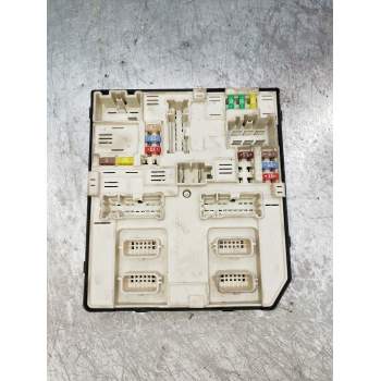 CAJA RELES / FUSIBLES 284B64259R 519561F08 3571661322