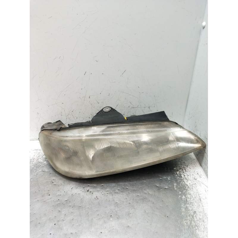 Recambio de faro derecho para peugeot 406 (8b) 1.9 td referencia OEM IAM 0301037022  1995