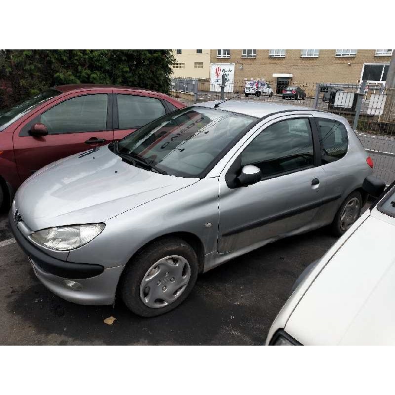 peugeot 206 berlina del año 2001