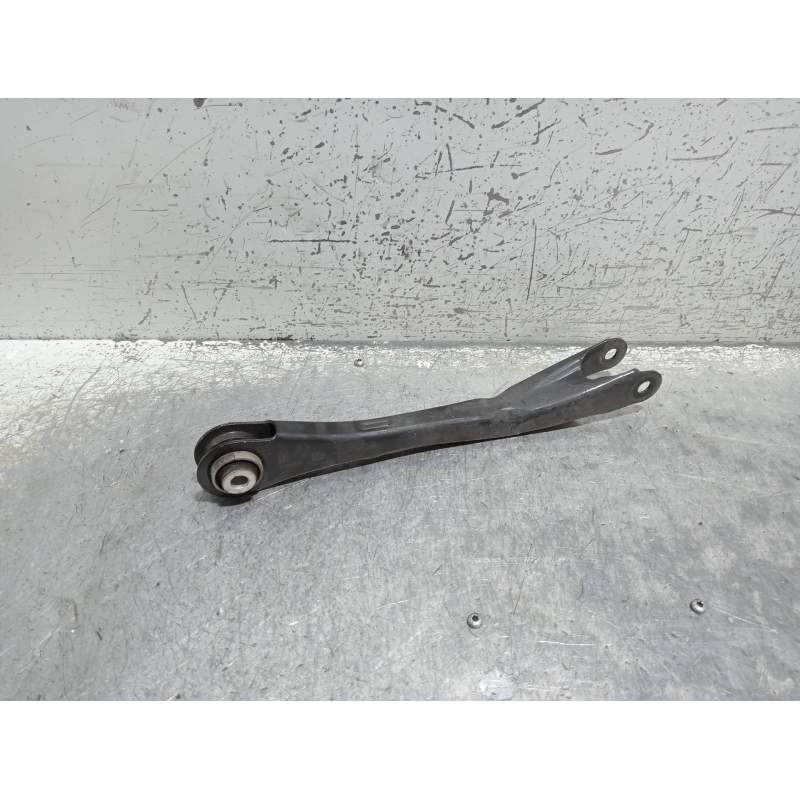 Recambio de brazo suspension inferior trasero izquierdo para bmw serie 3 berlina (g20) 320d referencia OEM IAM 687864101  
