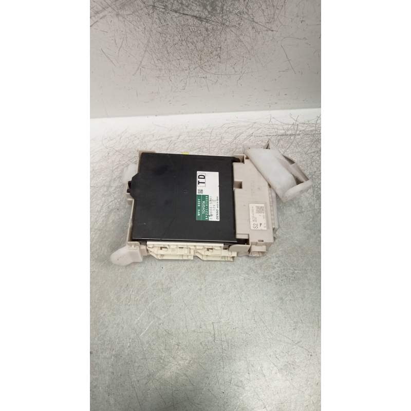 Recambio de modulo electronico para toyota prius+ advance referencia OEM IAM 8922147500 2380005791 2015