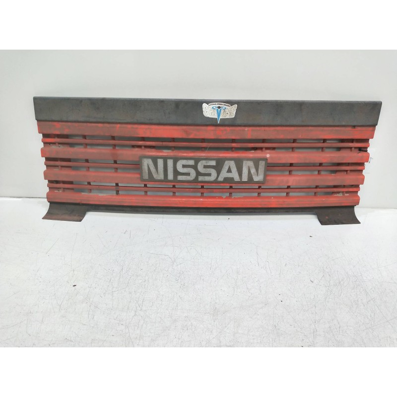 Recambio de rejilla delantera para nissan l35 l35/1f referencia OEM IAM   