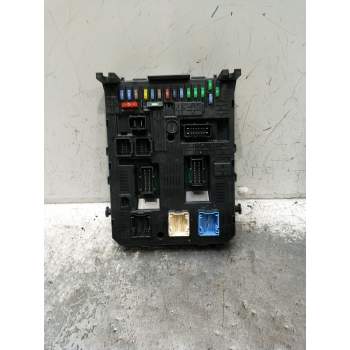 CAJA RELES / FUSIBLES 821164872 
