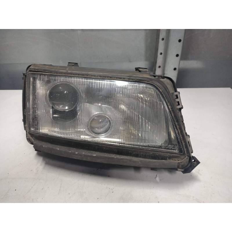 Recambio de faro derecho para audi a8 (d2) 4.2 v8 32v referencia OEM IAM 0301047202  XENON