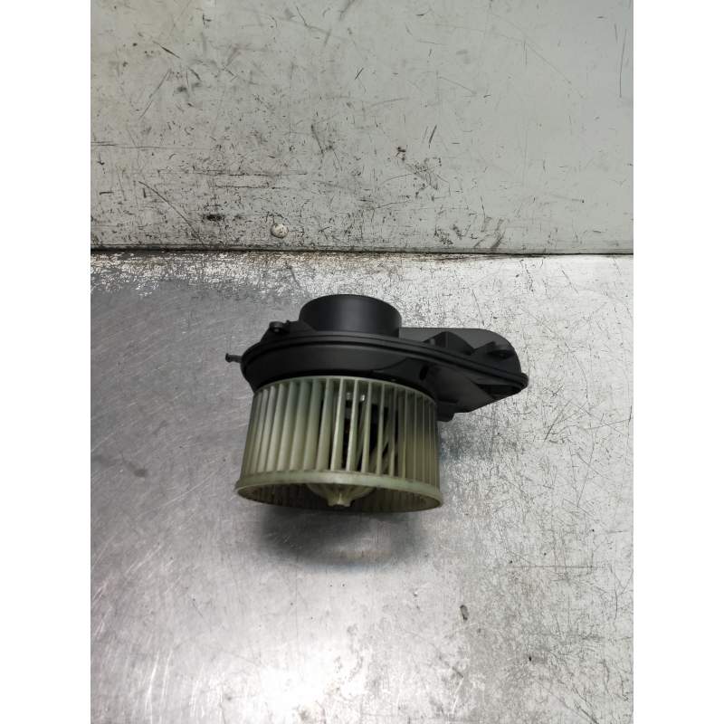 Recambio de motor calefaccion para volkswagen passat berlina (3b3) comfortline referencia OEM IAM 740221233F 8D1820021 2001