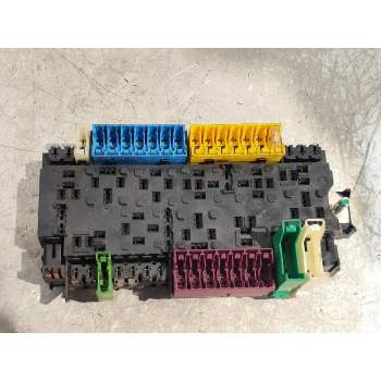 CAJA RELES / FUSIBLES A2469060093 