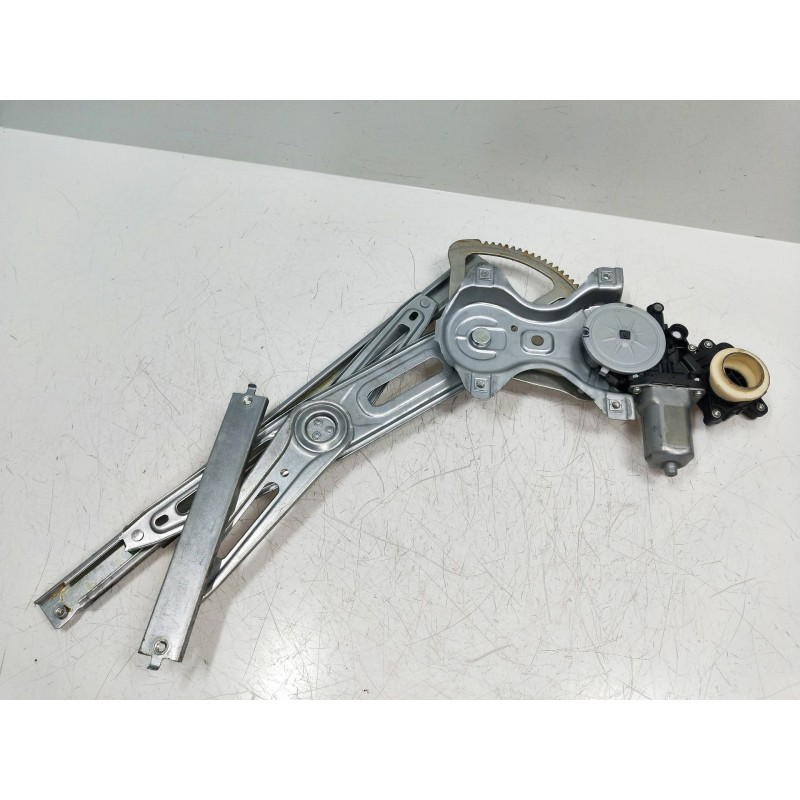 Recambio de elevalunas delantero derecho para toyota auris 1.4 turbodiesel cat referencia OEM IAM 8570102010 961920101 5P