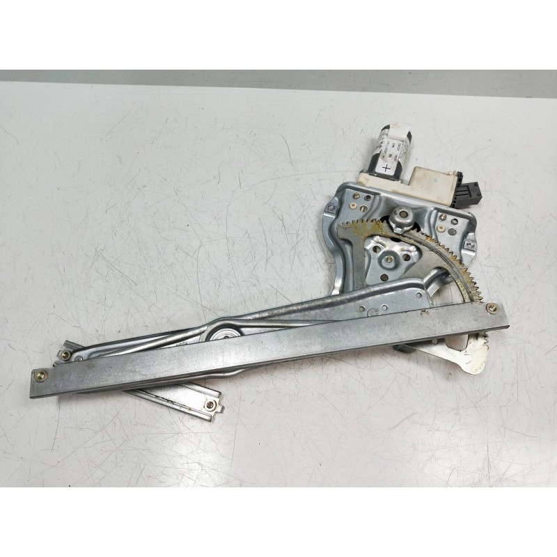 Recambio de elevalunas delantero derecho para toyota avensis berlina (t25) 2.2 d-4d cat referencia OEM IAM 6981005050  4P