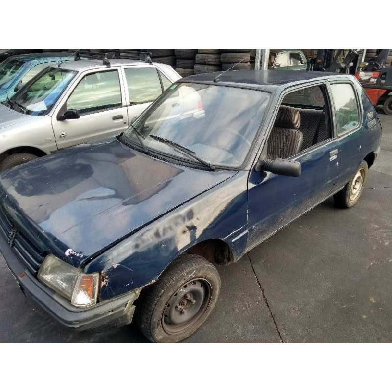 peugeot 205 berlina del año 1992