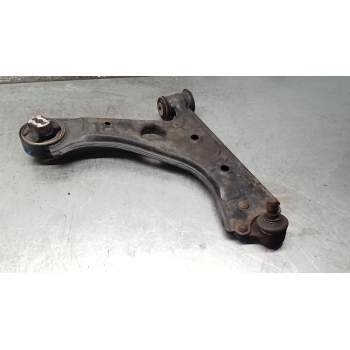 BRAZO SUSPENSION INFERIOR DELANTERO DERECHO 13HDI 2010
