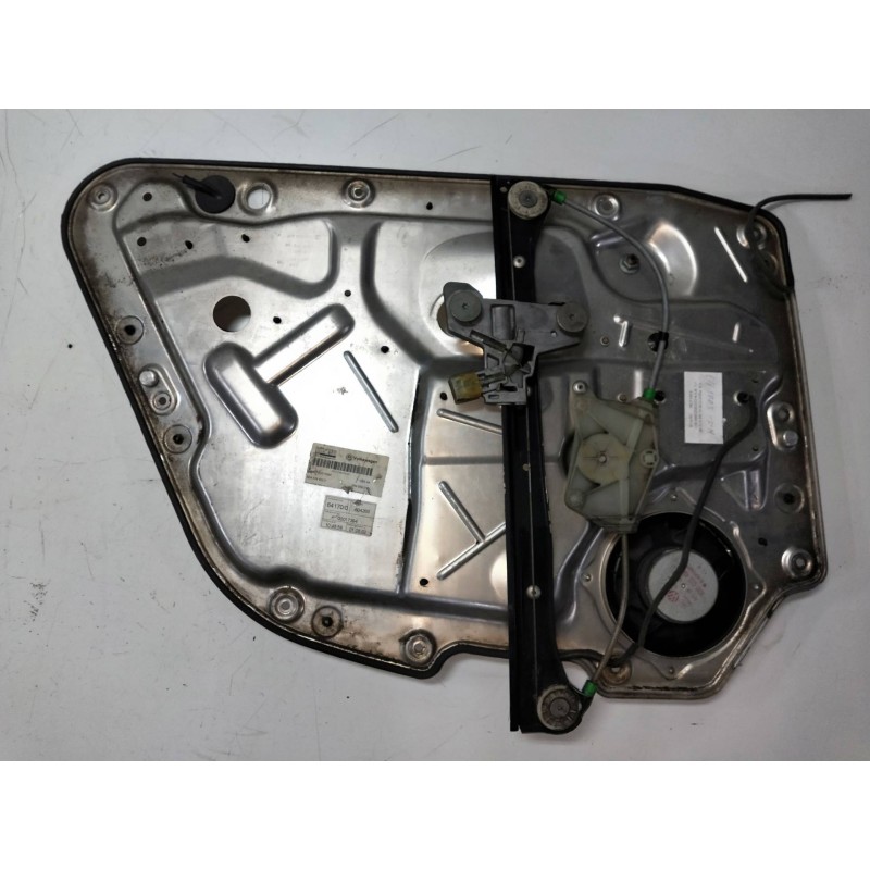 Recambio de elevalunas trasero derecho para volkswagen phaeton (3d2/3d8) 6.0 w12 48v cat (ban) referencia OEM IAM E840311001  4P