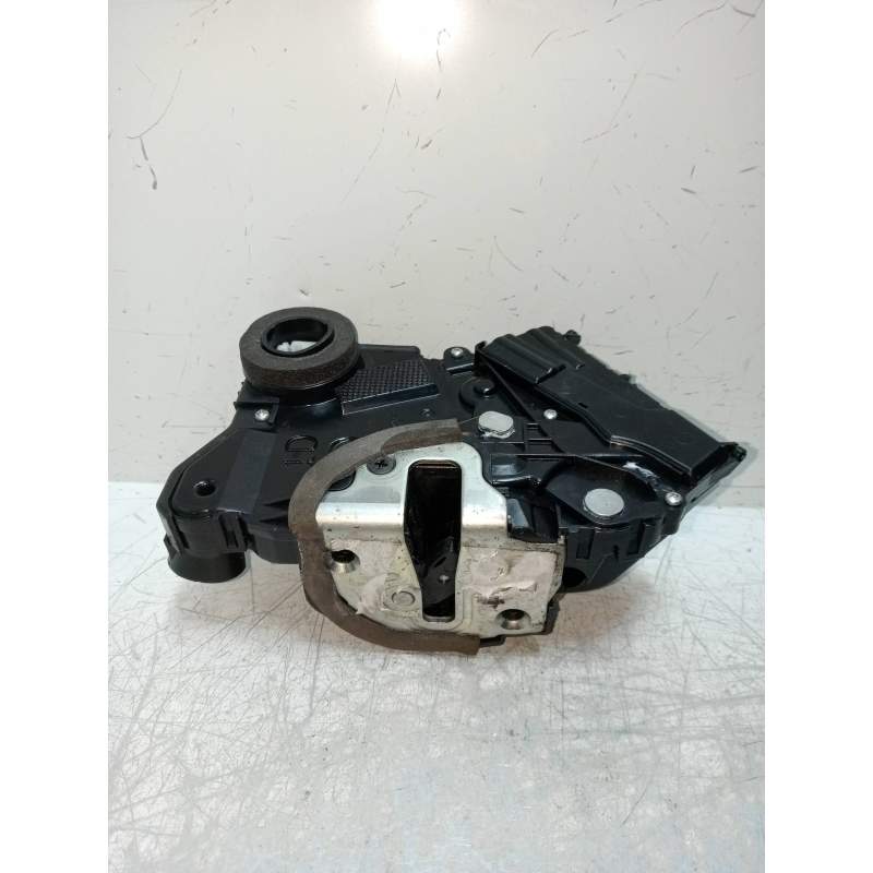 Recambio de motor cierre centralizado delantero izquierdo para toyota yaris 1.4 turbodiesel cat referencia OEM IAM  3P 