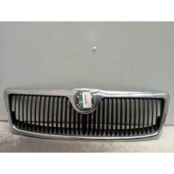 REJILLA DELANTERA 1Z0853661 8102666 2004