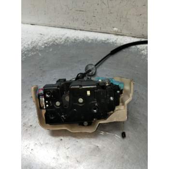 MOTOR CIERRE CENTRALIZADO DELANTERO DERECHO 5P 2003