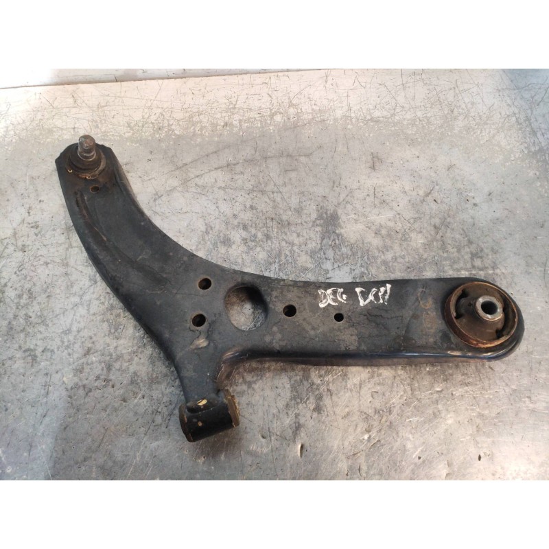 Recambio de brazo suspension inferior delantero derecho para kia rio (yb) attract referencia OEM IAM   