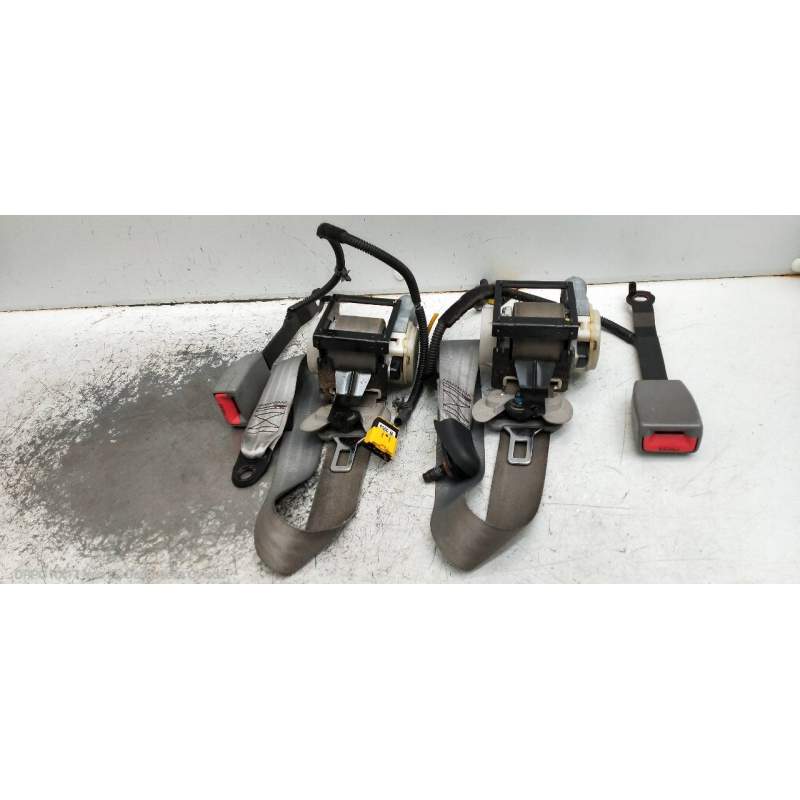 Recambio de juego cinturones delantero para kia magentis active referencia OEM IAM  4P 2006