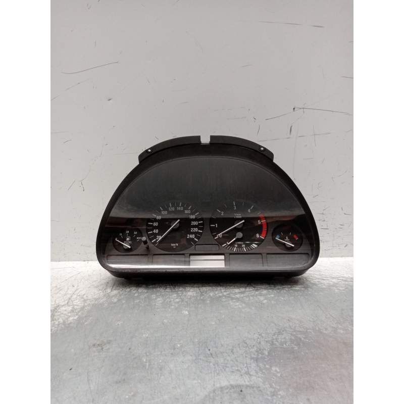 Recambio de cuadro instrumentos para bmw 5 (e39) 525 d referencia OEM IAM 110008735 62116907018 