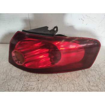 PILOTO TRASERO DERECHO 27690202 2005