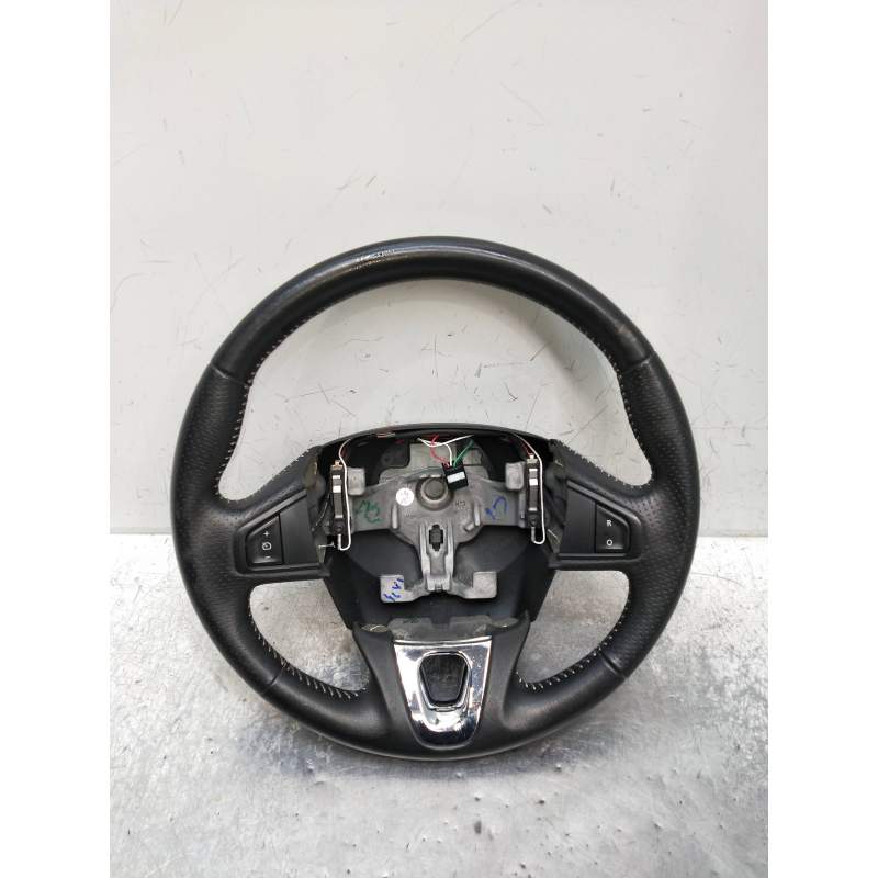 Recambio de volante para renault megane iii berlina 5 p referencia OEM IAM 484000221R  2012