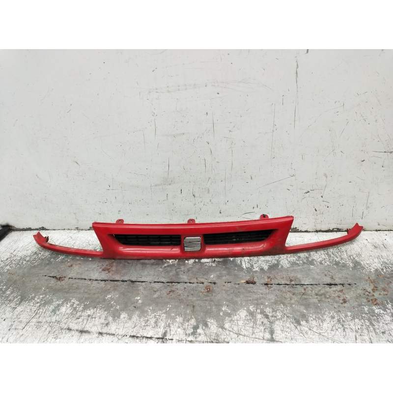 Recambio de rejilla delantera para seat ibiza ii (6k1) 1.8 i referencia OEM IAM   1993