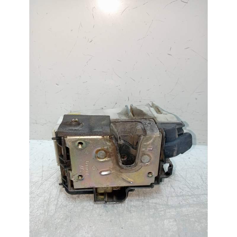 Recambio de motor cierre centralizado trasero derecho para volkswagen vento (1h2) gl referencia OEM IAM 1H40839016A 4P 1991