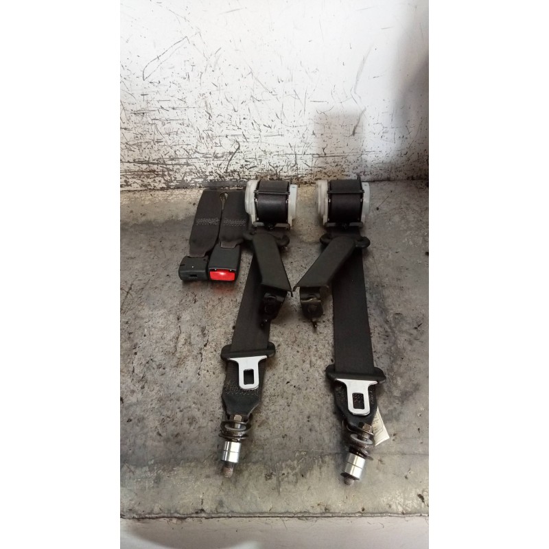 Recambio de juego cinturones trasero para honda jazz (gd1/5) 1.4 ls referencia OEM IAM   5P