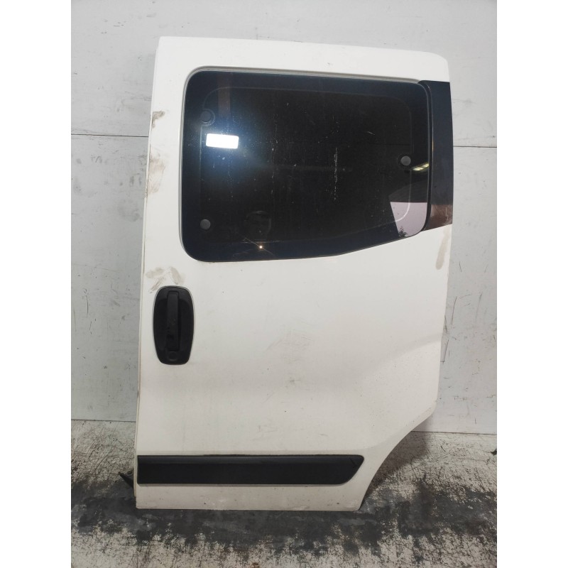 Recambio de puerta trasera izquierda para fiat fiorino básico referencia OEM IAM   