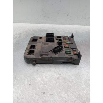 CAJA RELES / FUSIBLES 9650585680 s118085300 2003