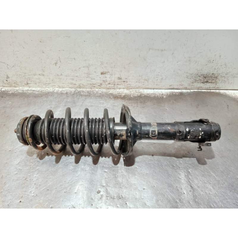 Recambio de amortiguador delantero izquierdo para volkswagen polo iii (6n1) 60 1.4 referencia OEM IAM 6N0413031J  