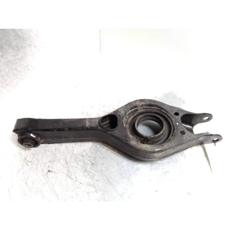 Recambio de brazo suspension inferior trasero derecho para kia cee´d drive referencia OEM IAM  16CRDI 2012