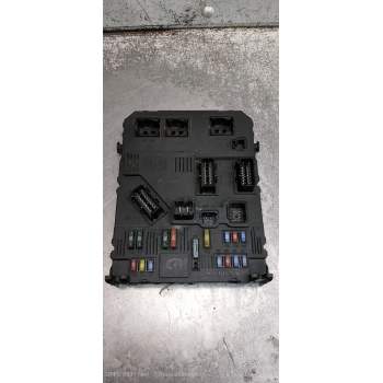 CAJA RELES / FUSIBLES BSIF0100 52474380 2002
