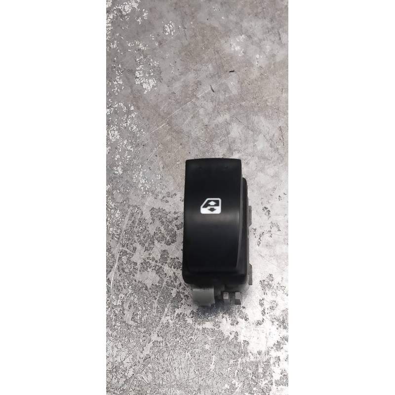 Recambio de mando elevalunas delantero derecho para renault scenic ii dynamique referencia OEM IAM   2006